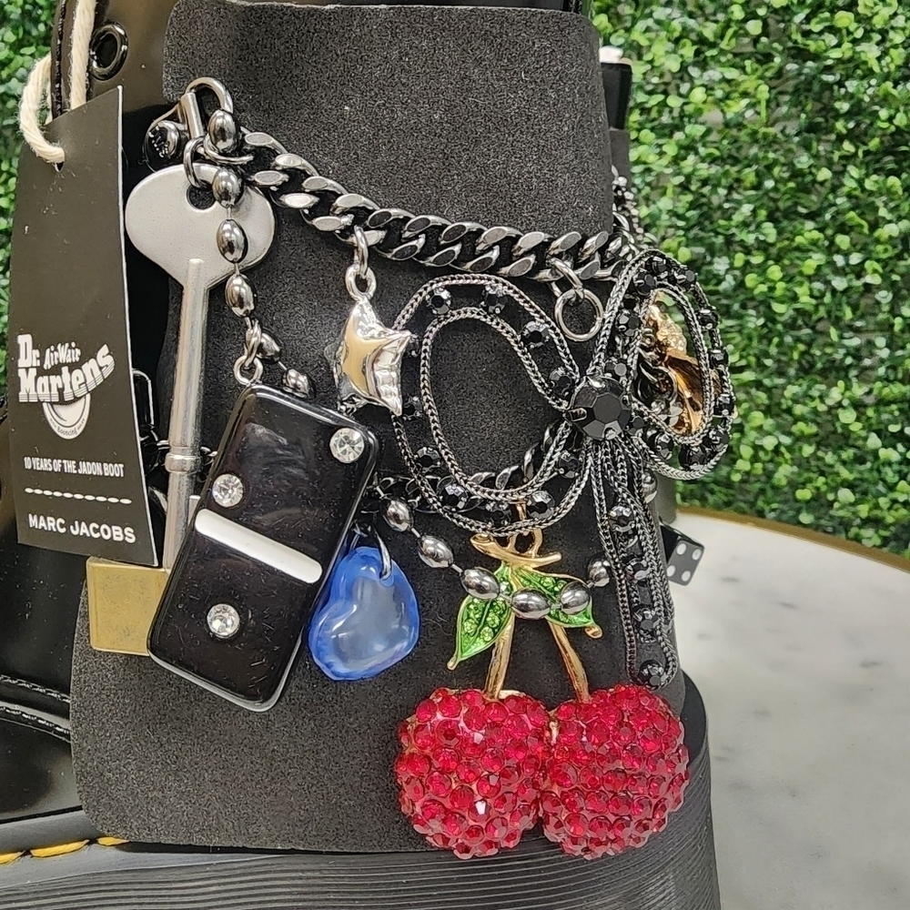 SOLD 😪DR. MARTENS X MARC JACOBS CHARM JADON BOOT - Picture 11 of 15